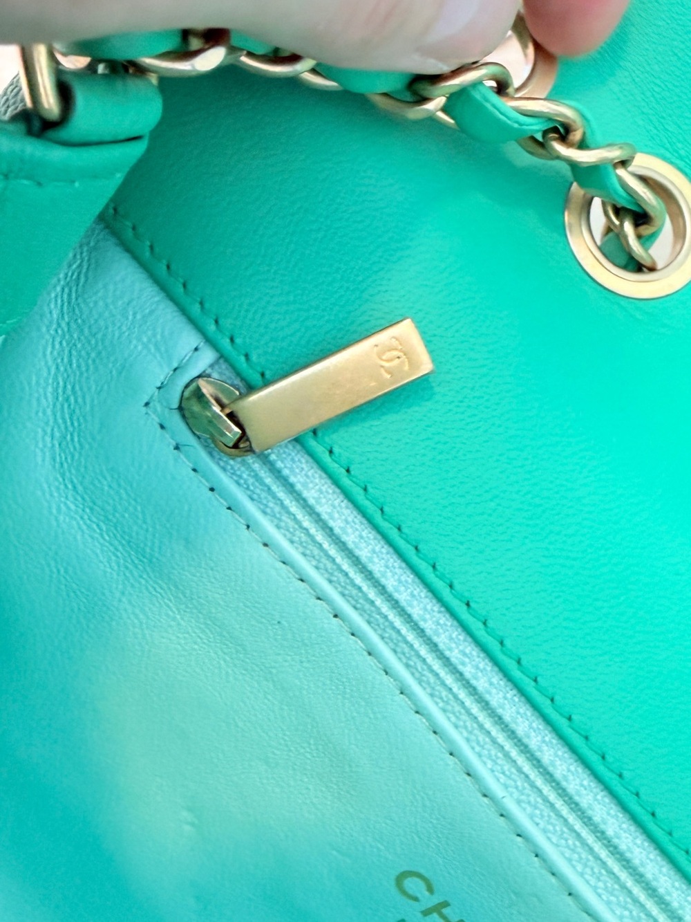 CHANEL Filigree Flap bag, quilted caviar, medium, green - Picture 7 of 13